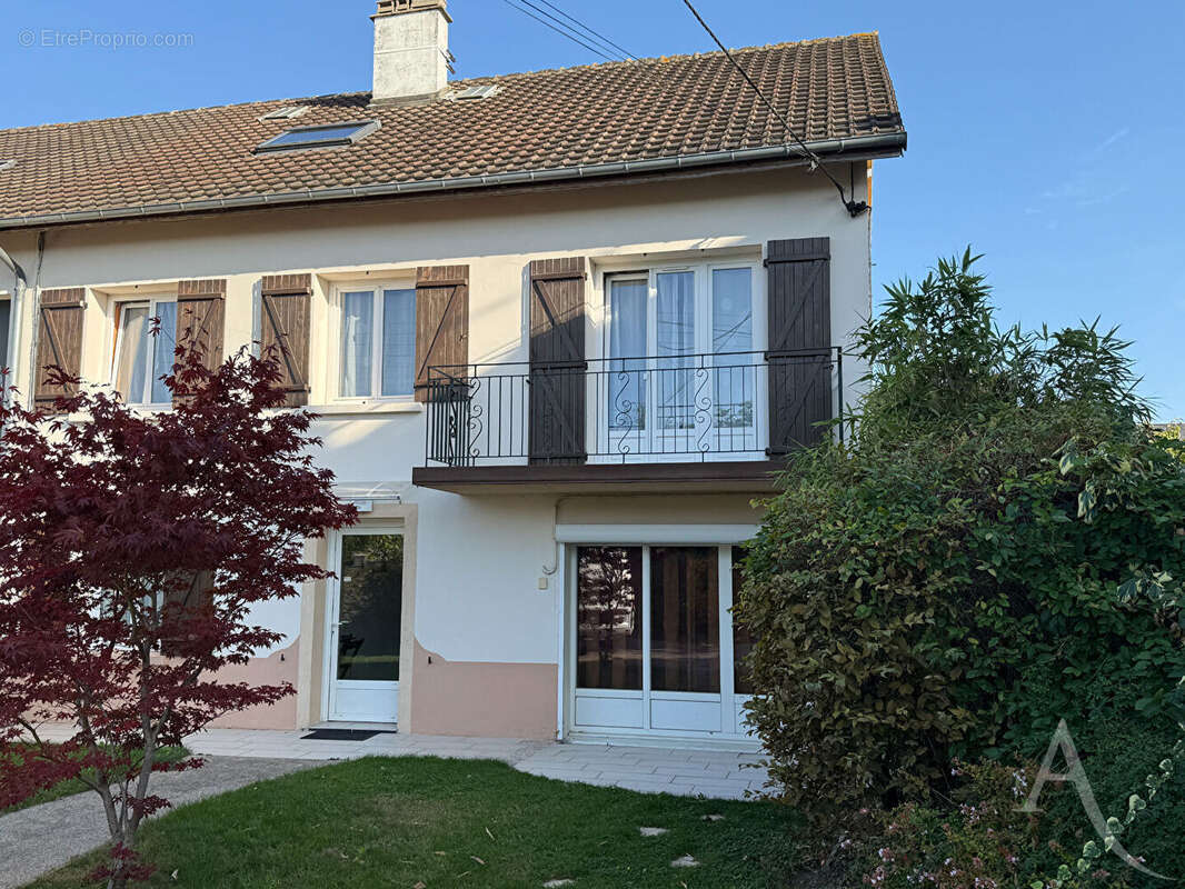 Maison à MONDEVILLE