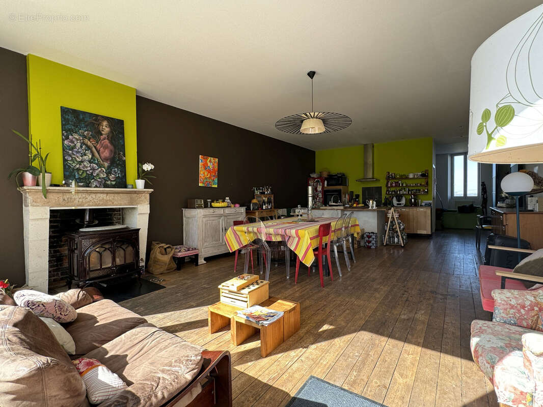 Maison à BARBEZIEUX-SAINT-HILAIRE