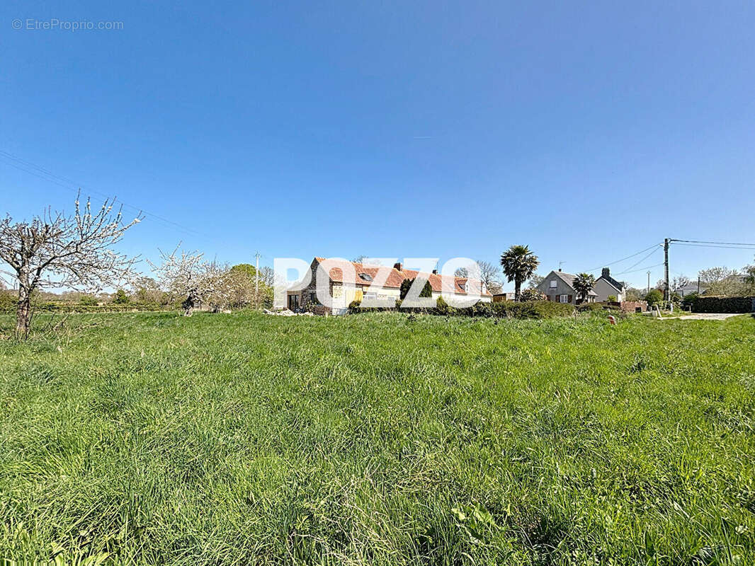 Terrain à SAINT-AUBIN-DES-PREAUX