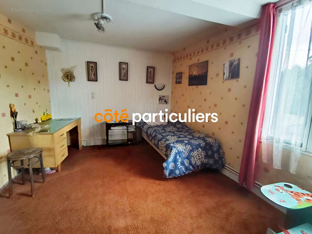 Maison à MERY-CORBON