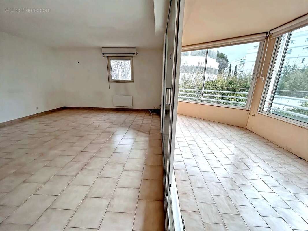Appartement à MARSEILLE-9E