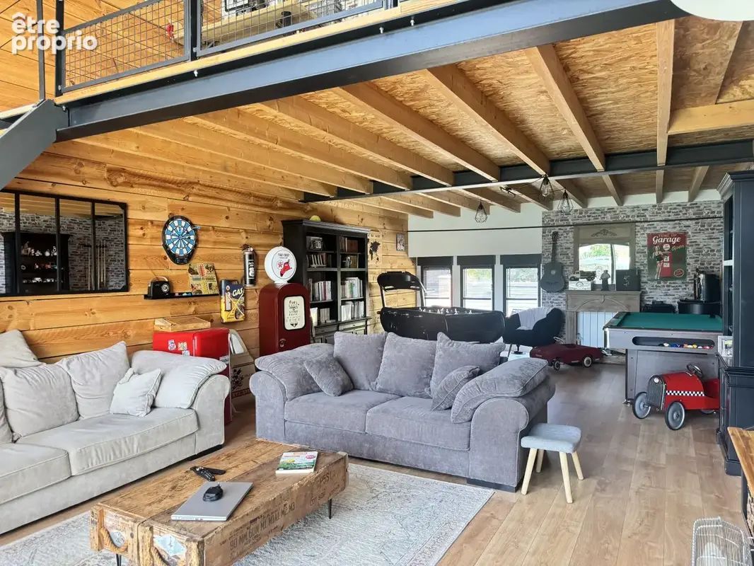 Maison 210 m² à Corme-Ecluse  - photo 4