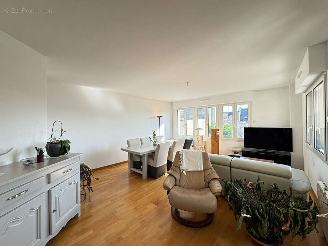 Appartement Reims 4 pièces 85.4 m2 - Hypercentre proche Langlet - photo 2