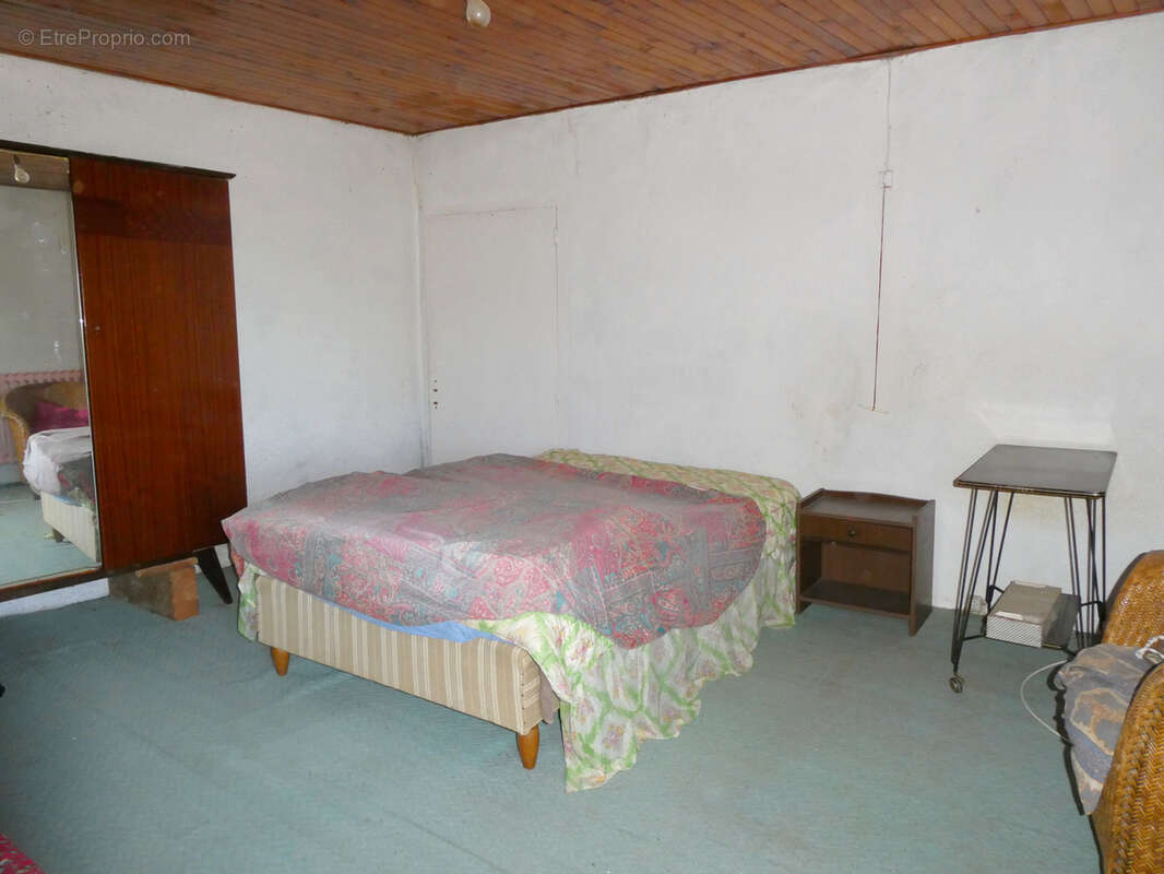 Maison à SAINT-CLEMENT-LES-PLACES