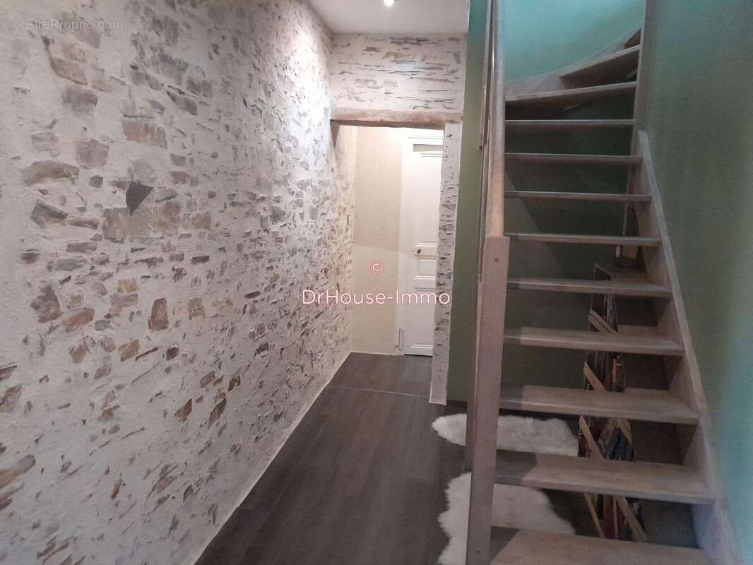 Maison à LE LOUROUX-BECONNAIS