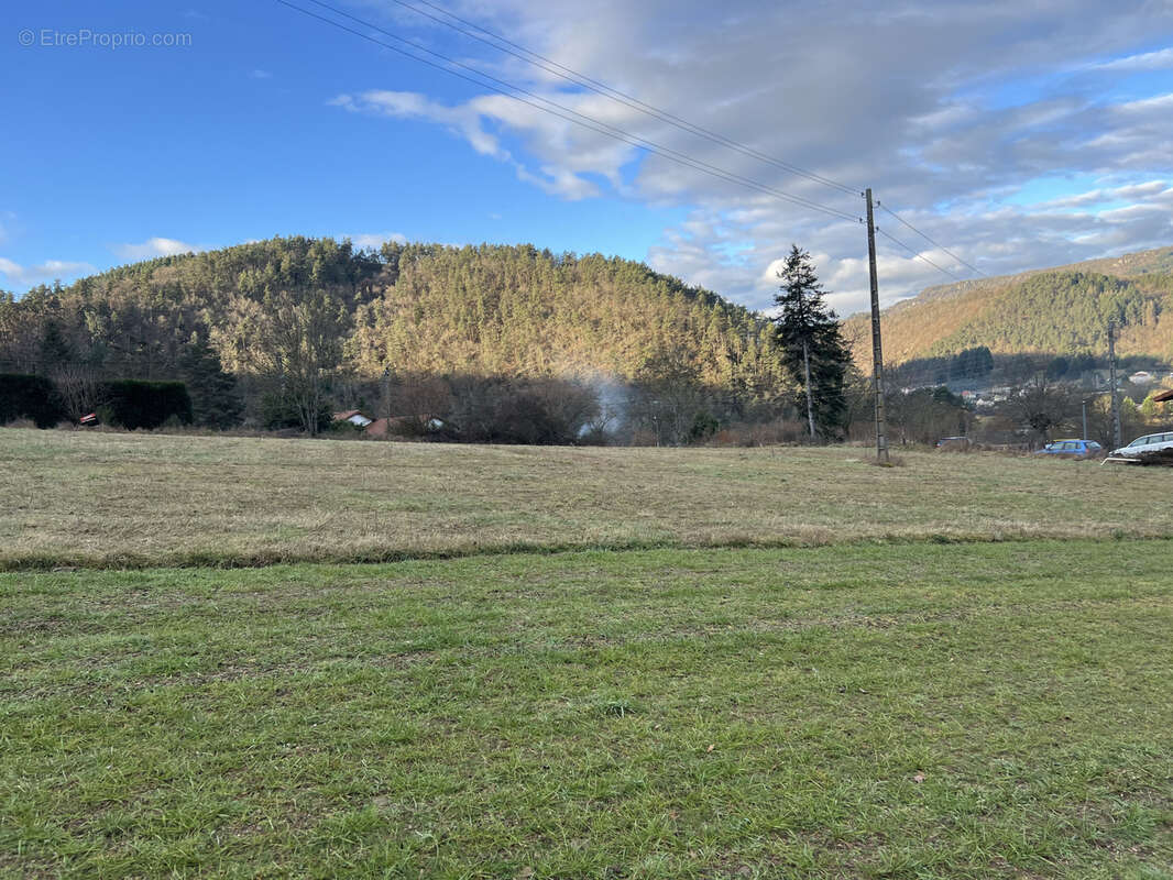 Terrain à SAINT-MAURICE-DE-LIGNON