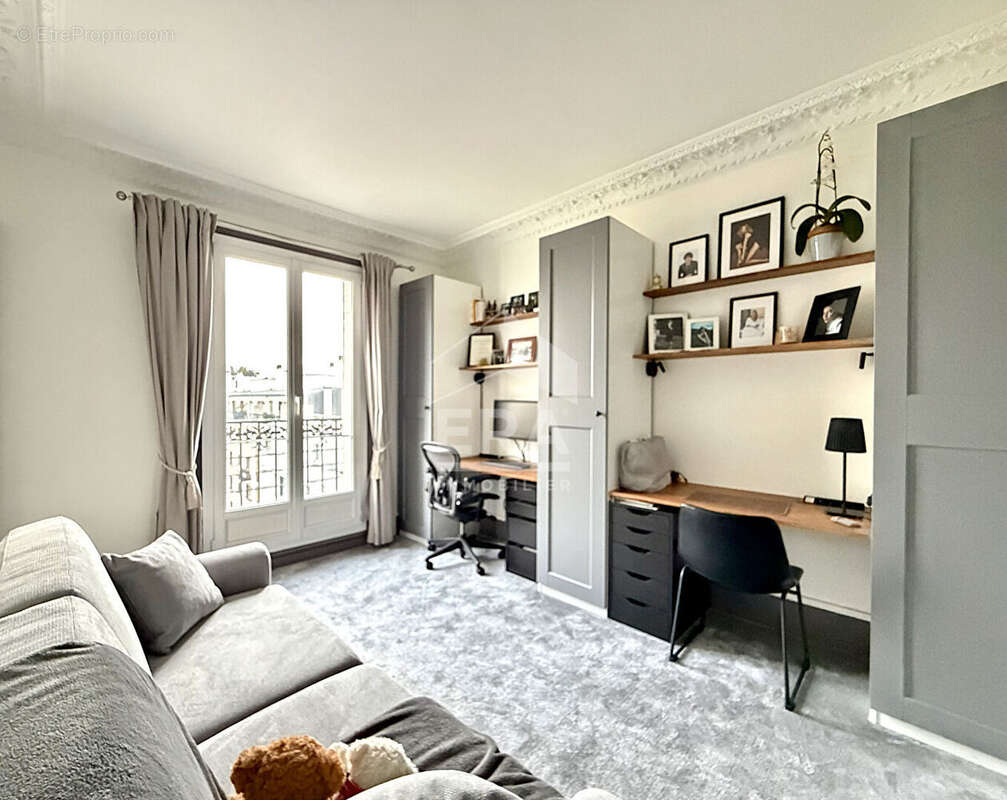 Appartement à LEVALLOIS-PERRET