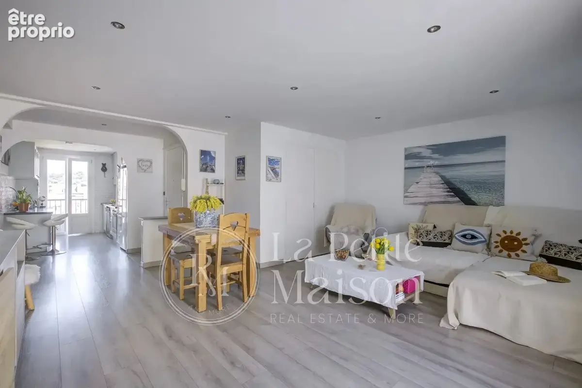 Appartement 4 Pièces - Cagnes Sur Mer Centre - étage élevé - traversant - Cave - possibilité stationnement - photo 7
