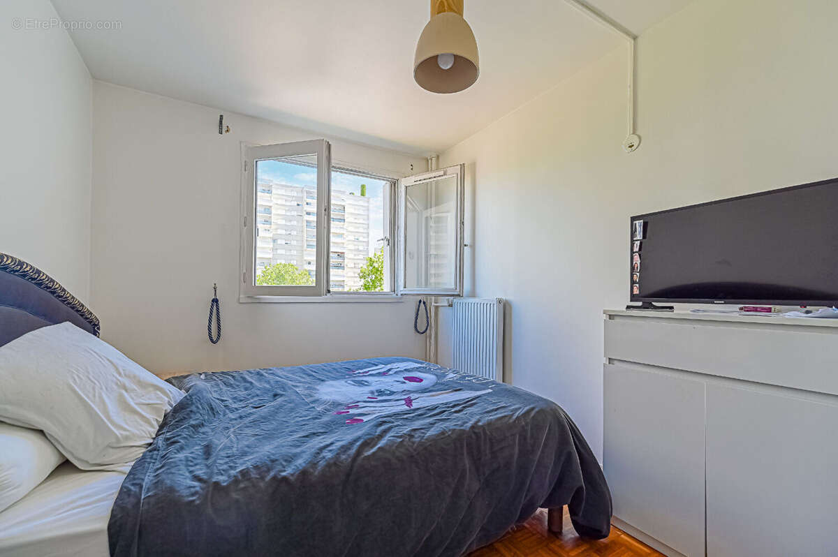 Appartement à LEVALLOIS-PERRET