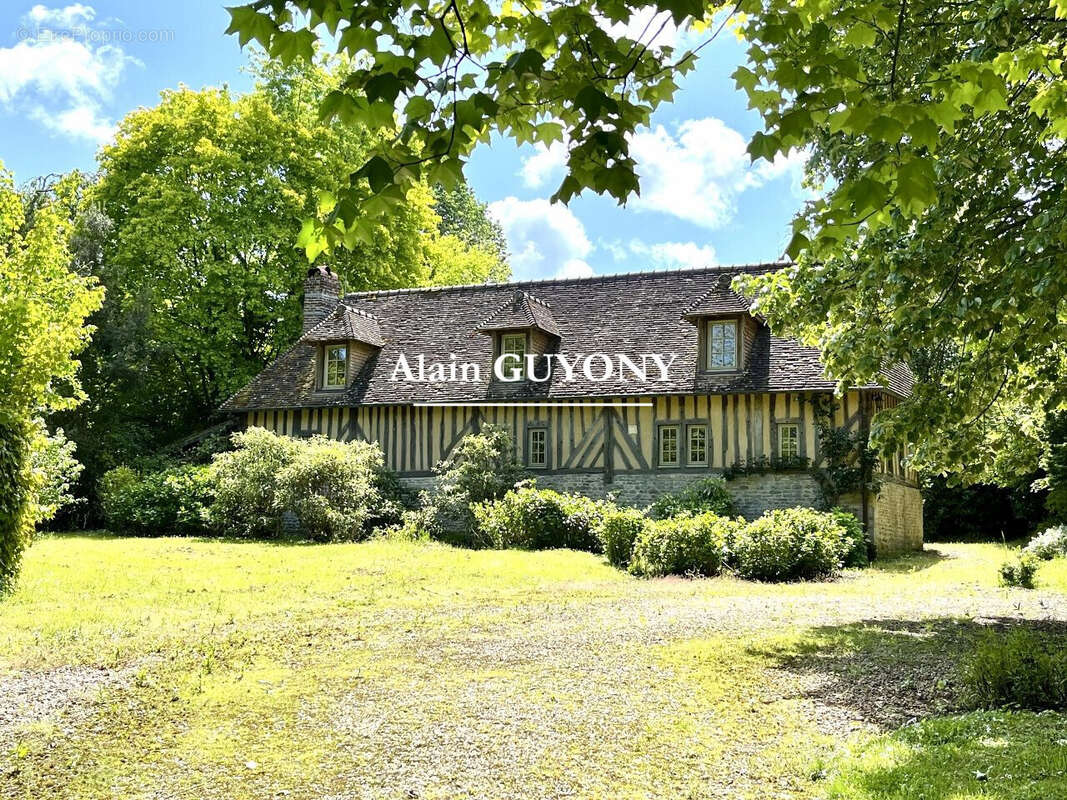 Maison à PONT-L'EVEQUE