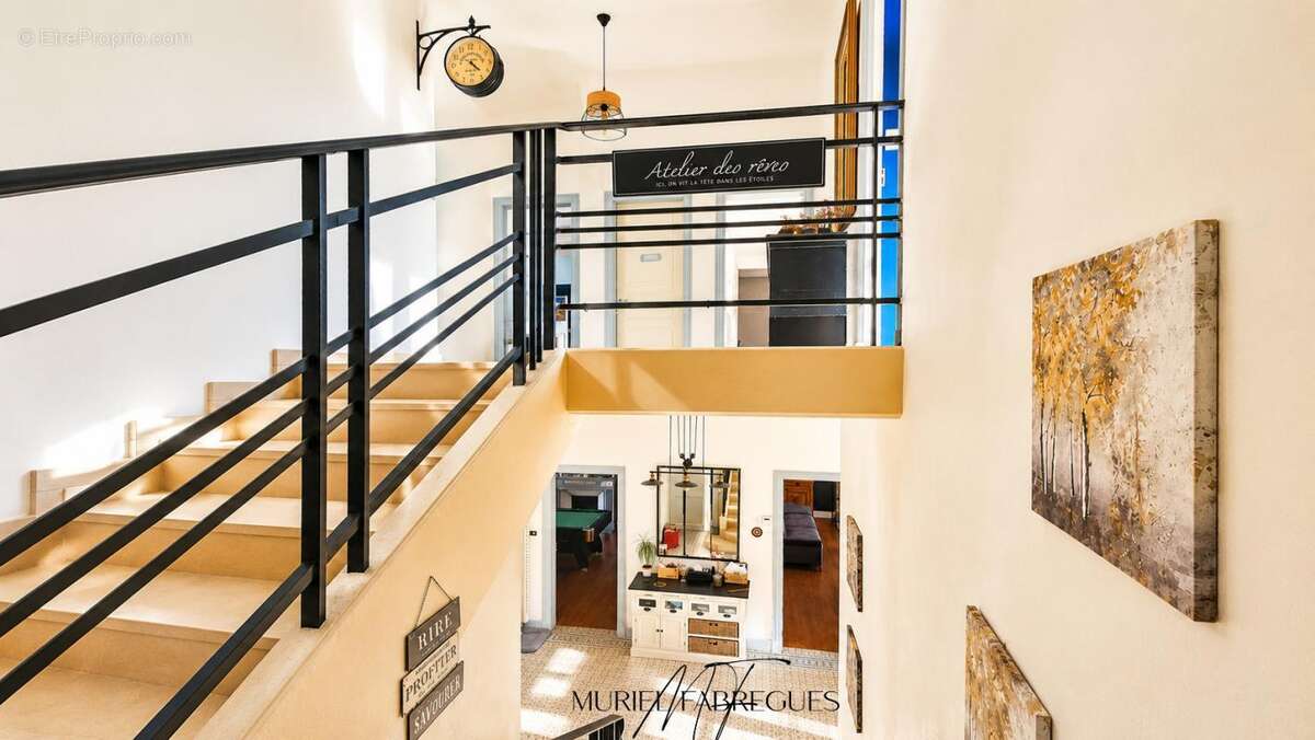 Maison de maître de 315 m2 avec  grandes dépendances, piscine chauffée, grand parc  de 3500 m2 - photo 8