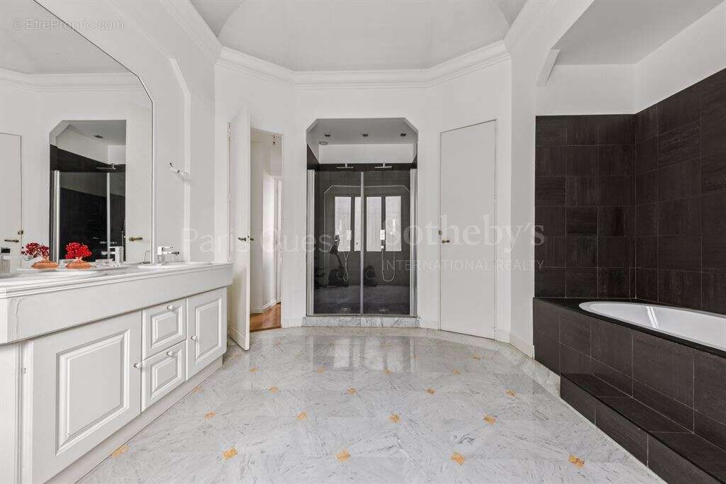 Maison à PARIS-16E