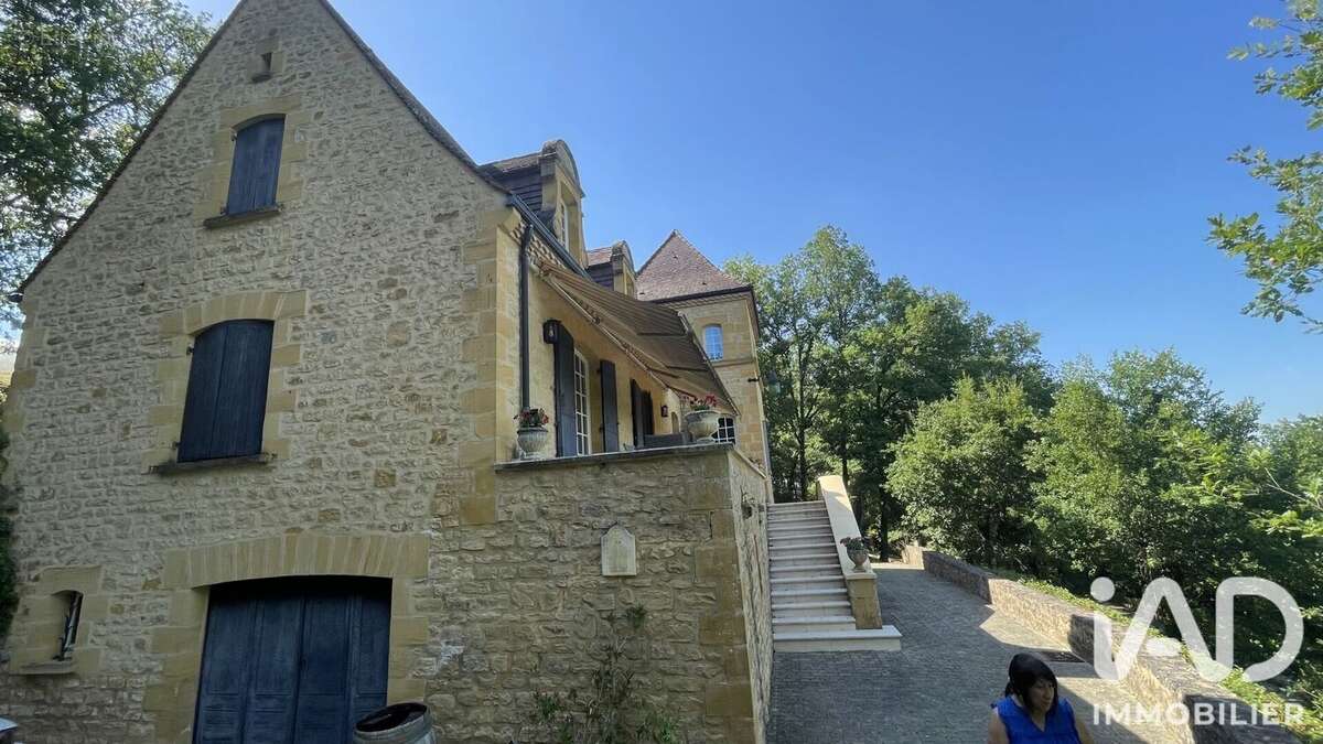 Maison 250 m² à Cenac-Et-Saint-Julien  - photo 7