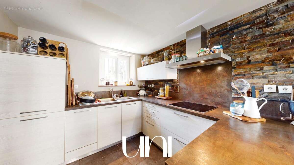 Maison 5 pièces 160 m² en pierre - photo 7