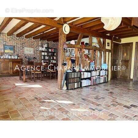 Maison à MONTCORBON