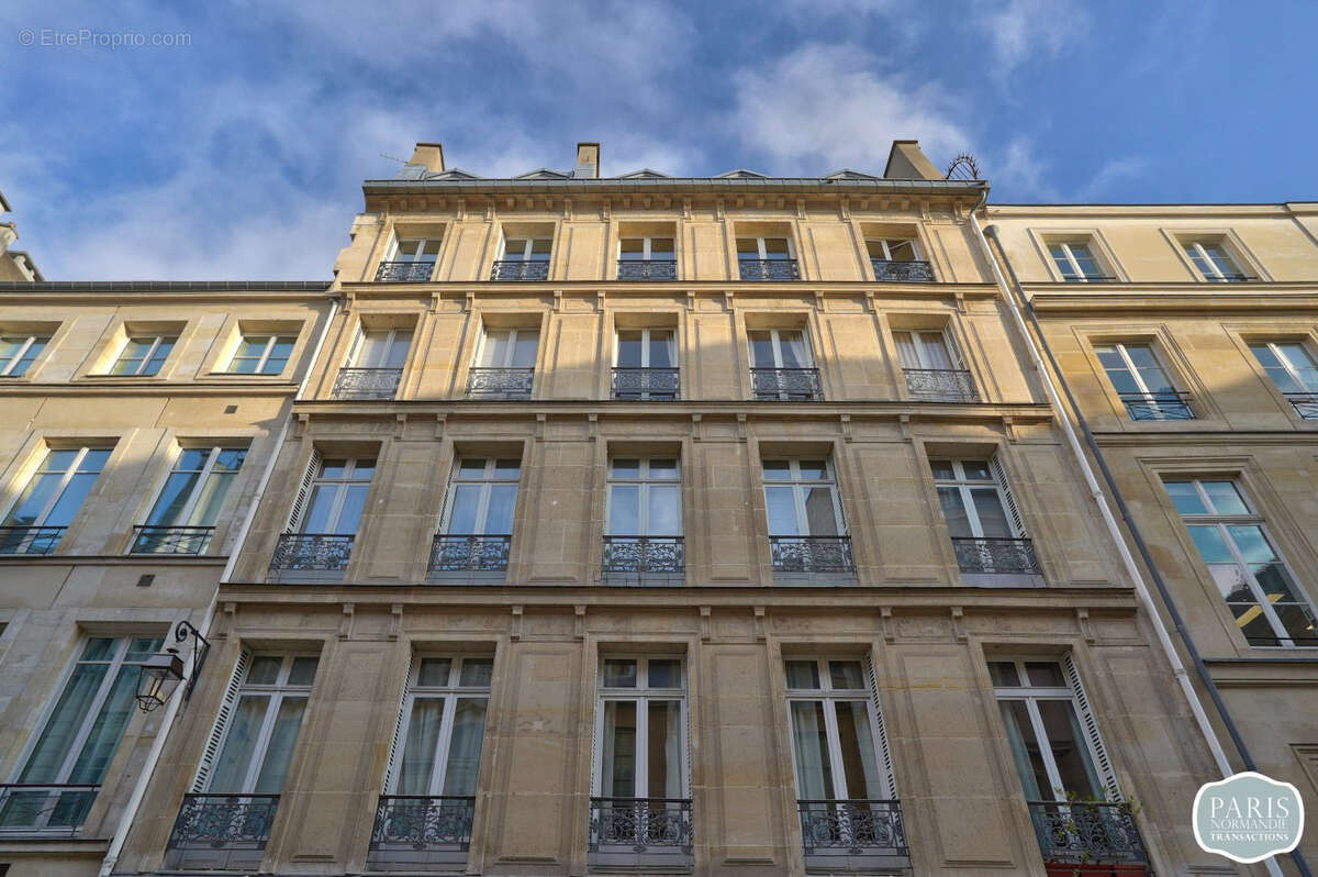 Appartement à PARIS-7E