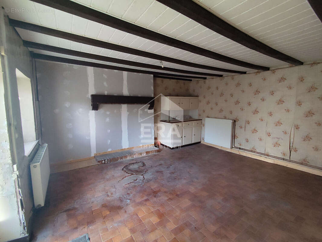 Maison 56 m² à Savigne  - photo 2