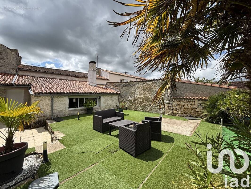 Photo 1 - Maison à SAUJON