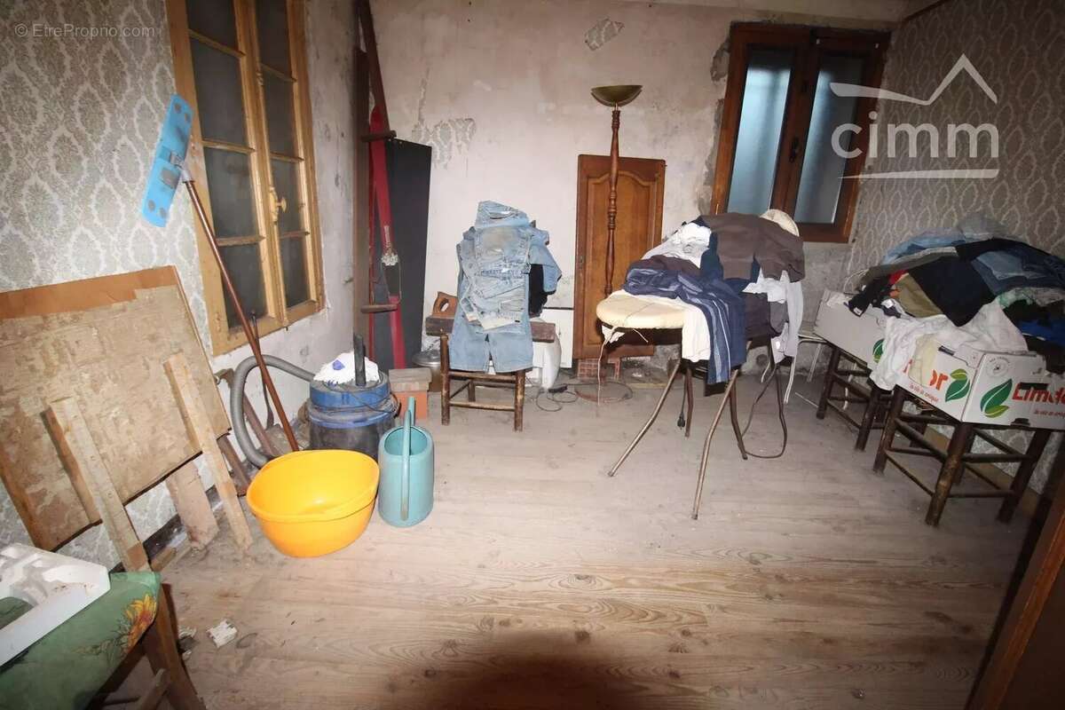 Maison à CUBIERES-SUR-CINOBLE