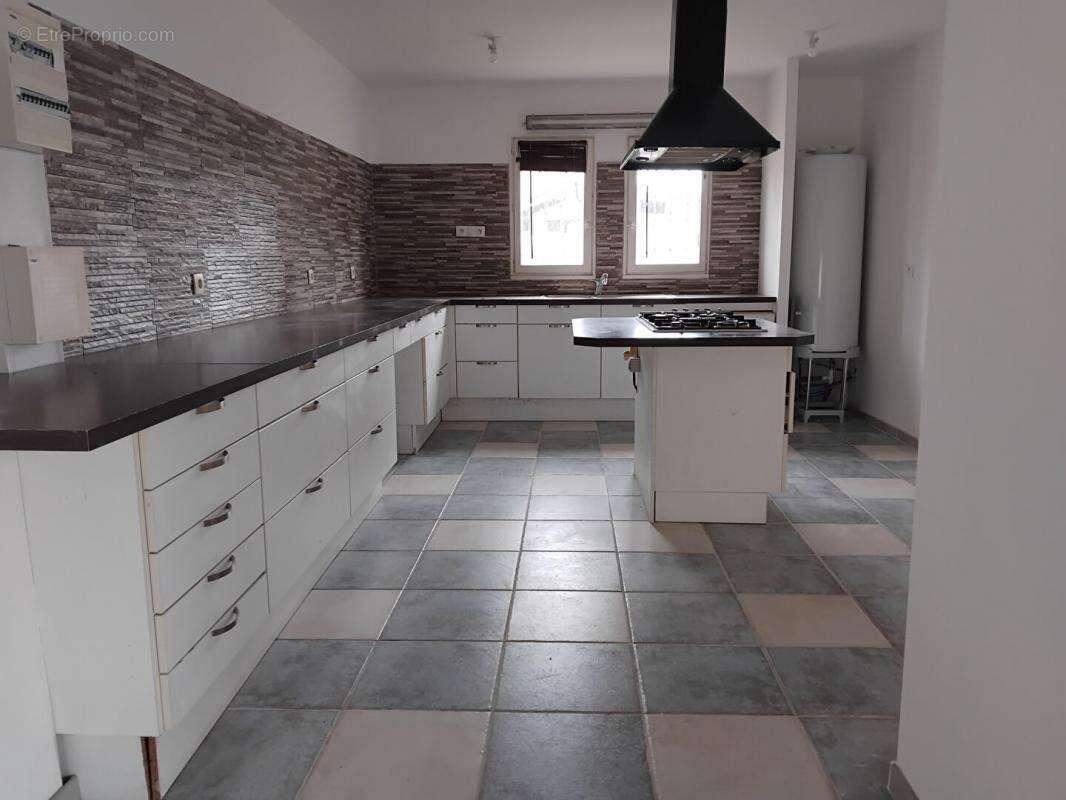 Maison à SAINT-CHRISTOLY-MEDOC