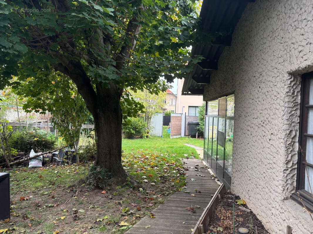 Terrain à CHAMPIGNY-SUR-MARNE