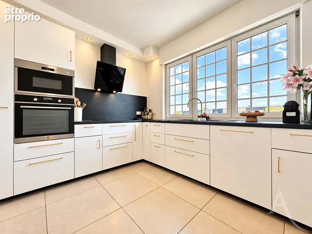 Maison familiale rénovée 8 pièces (232 m²) - Hauteurs de Manom - photo 7