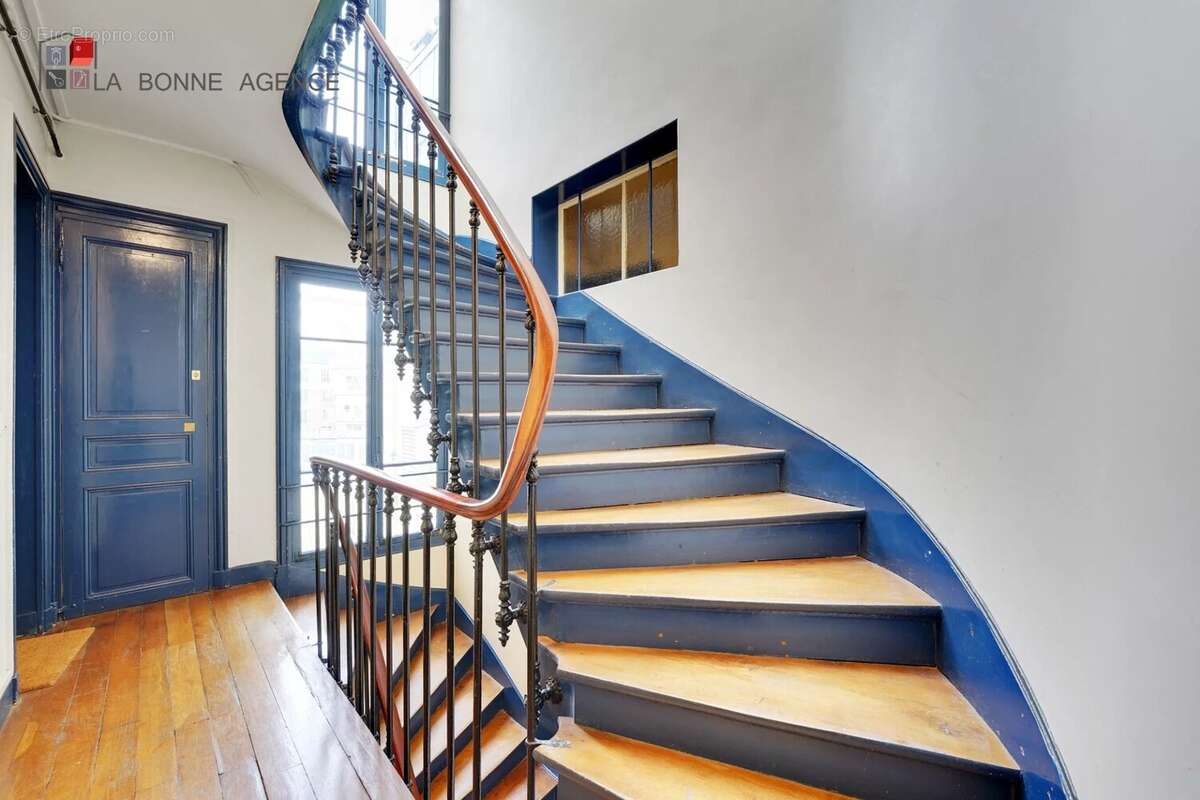 Appartement à PARIS-16E