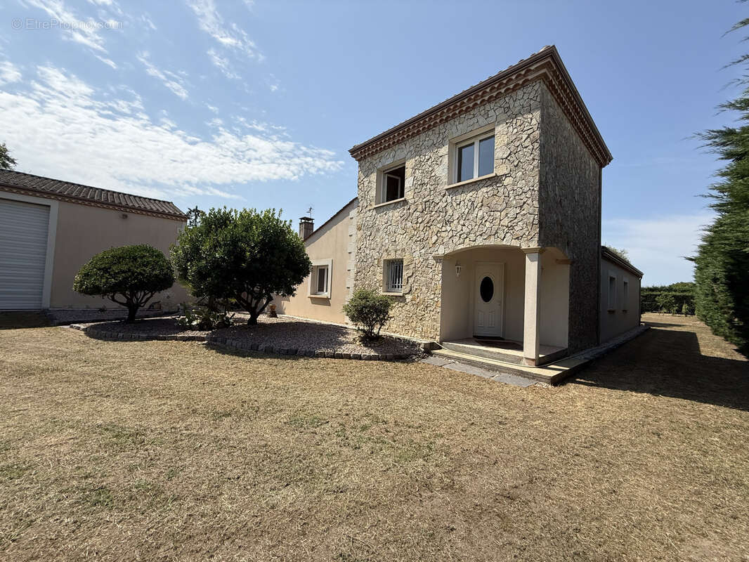 Maison à AMBARES-ET-LAGRAVE