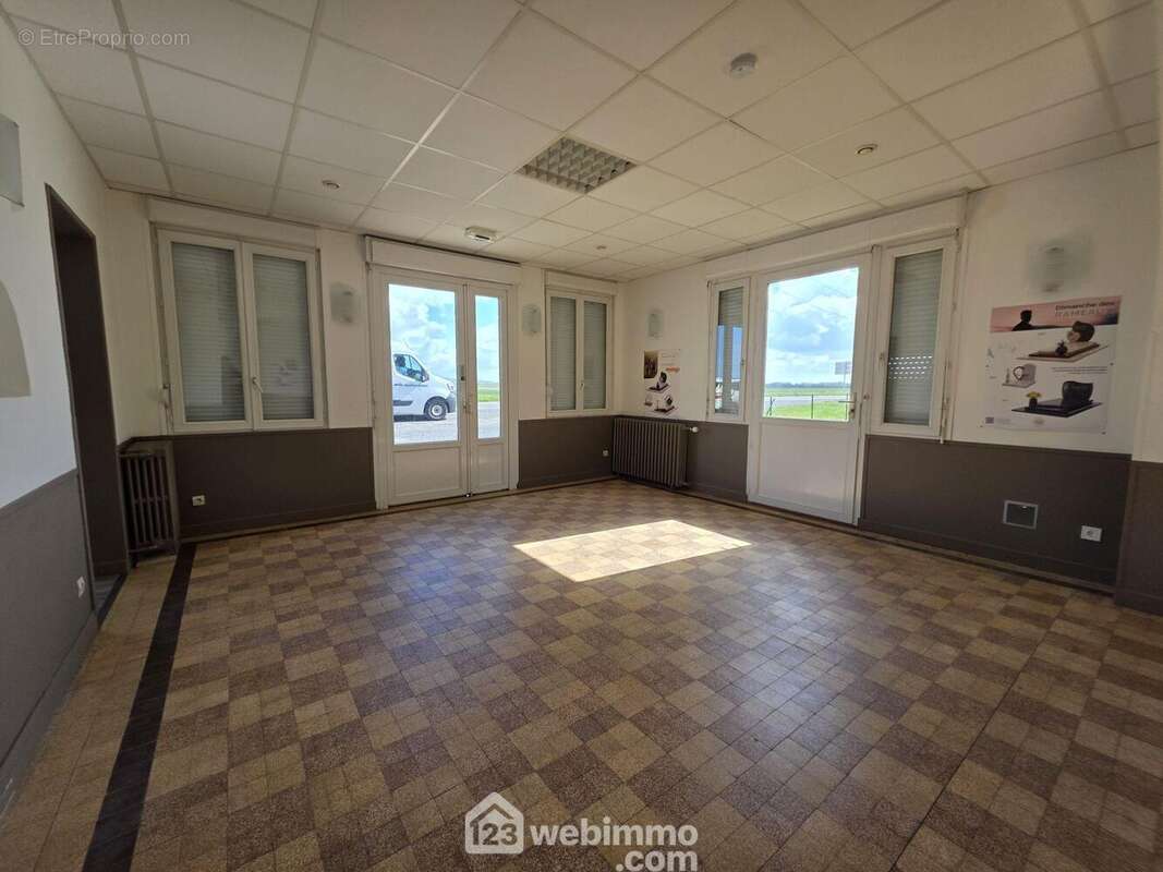 Un espace modulable permettant de créer deux univers distincts Idéal pour adapter les lieux à votre activité - Appartement à LA VILLE-AUX-BOIS-LES-PONTAVERT