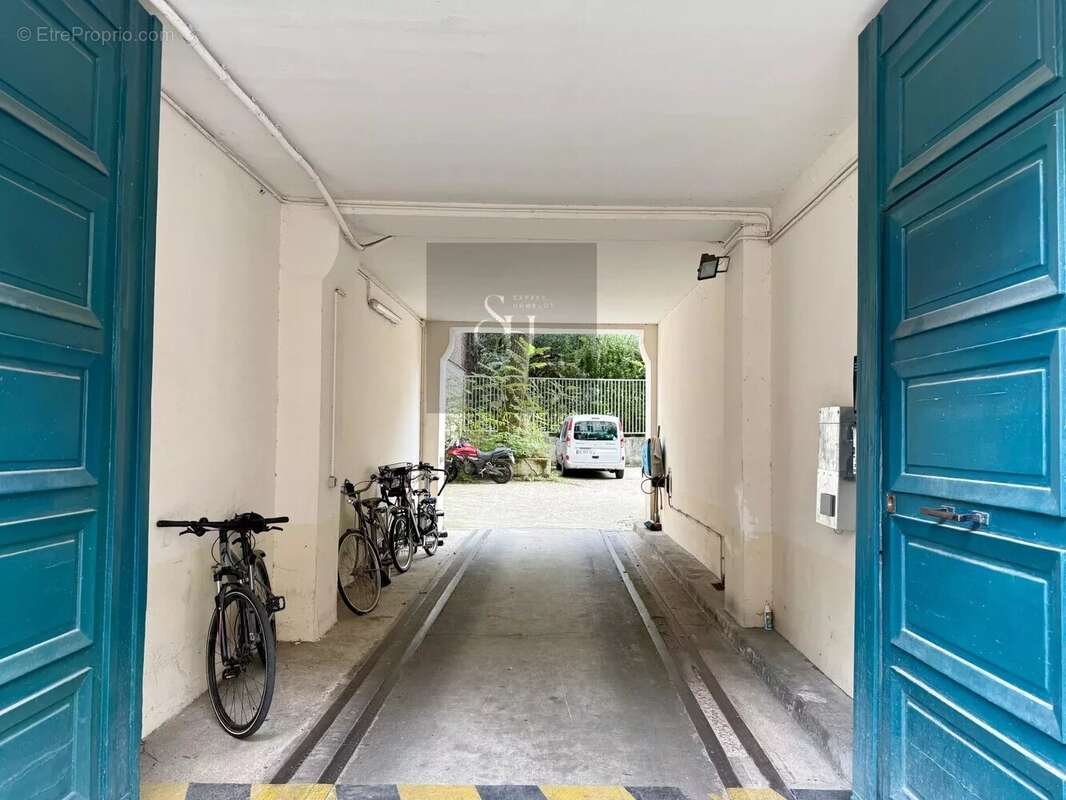 Appartement à PARIS-20E
