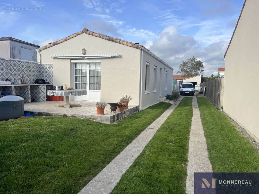 Maison à VAUX-SUR-MER