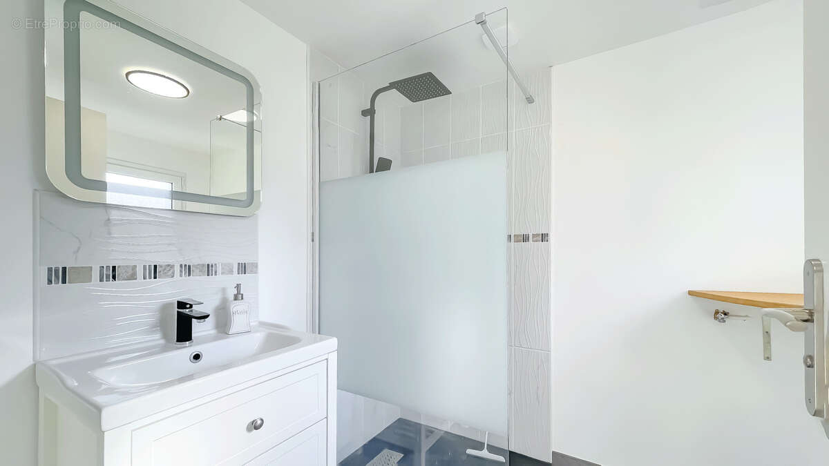 Maison T6 de plain-pied   141,58 m2   Changé - photo 6