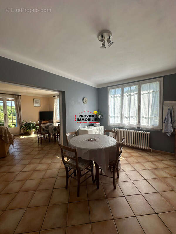 Maison 152 m² à Grignan  - photo 7