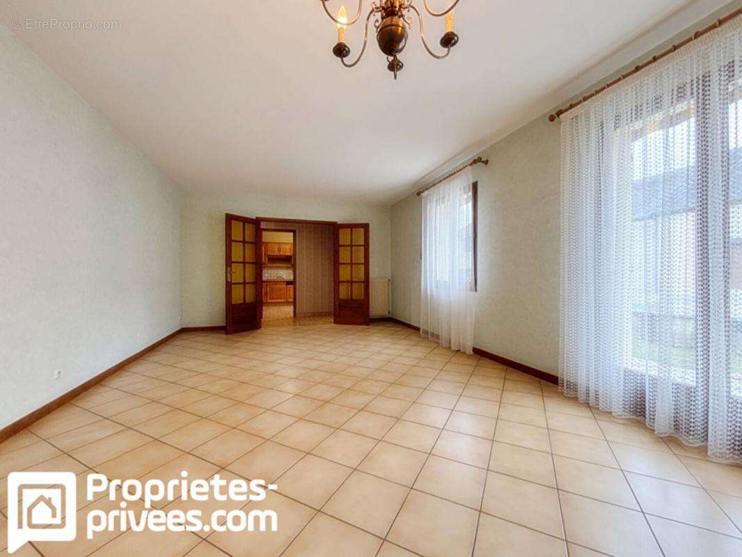 Maison à MEHUN-SUR-YEVRE