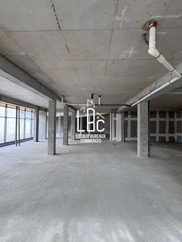 Commerce 576 m² à Nantes  - photo 8