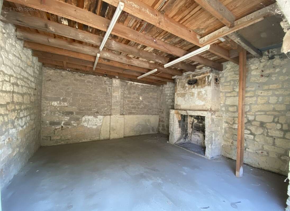 Grange en pierre à fort potentiel, cadre verdoyant et calme à Saint-Maximin (60) - photo 12
