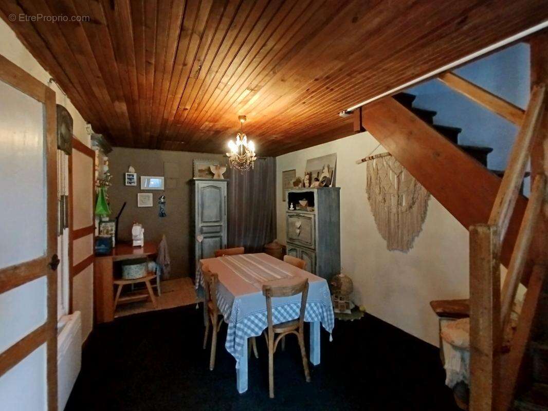 Maison avec terrasse jardin et garage - photo 11