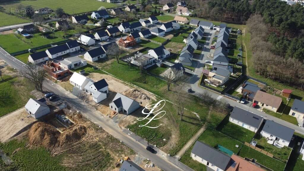 Terrain à LA SUZE-SUR-SARTHE