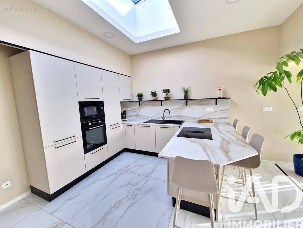 Photo 1 - Maison à CORQUILLEROY