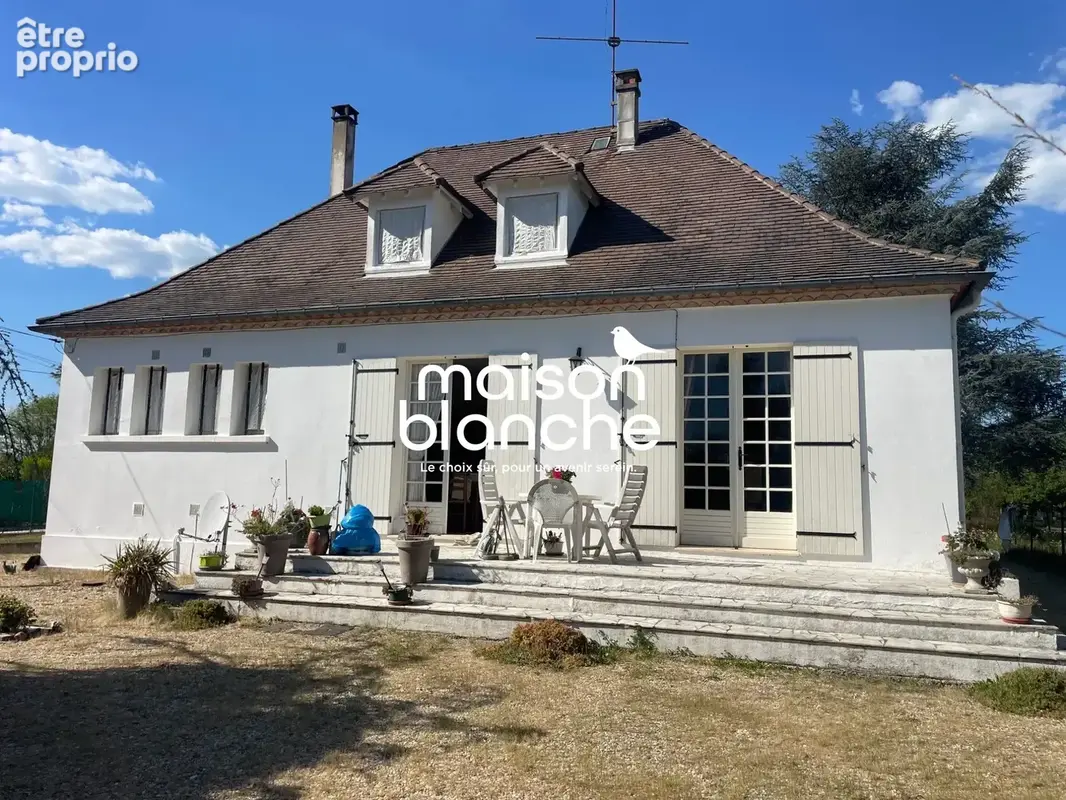 Maison 5 pièces 134 m² à vendre à Saint-Medard-De-Guizieres (33230) - photo 1