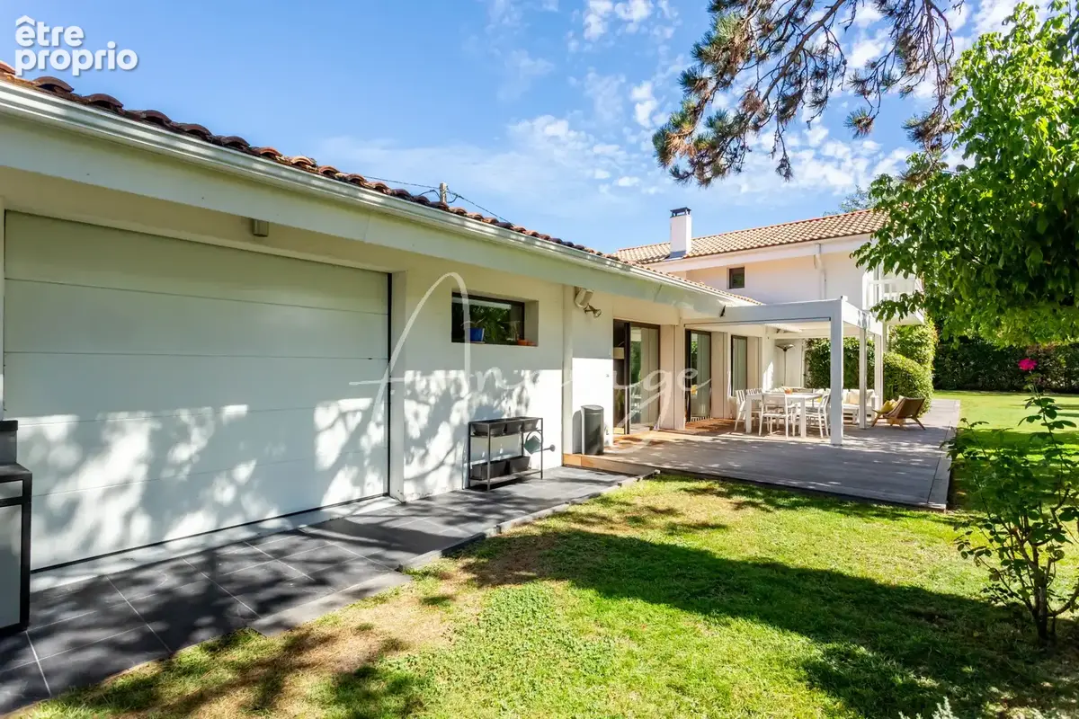 Maison contemporaine de 193 m2 habitables sur une parcelle de 1 176 m2 avec piscine - photo 23