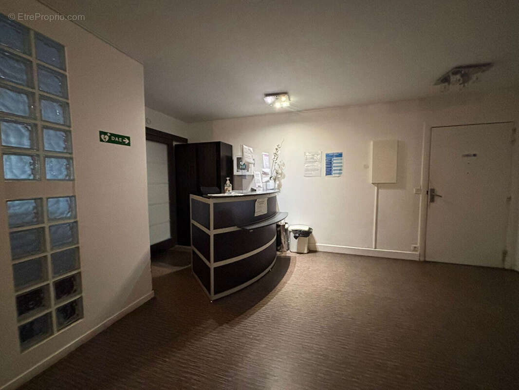 Commerce à ENGHIEN-LES-BAINS