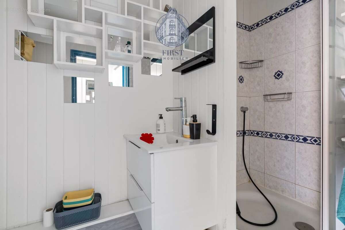 Appartement à PARIS-18E