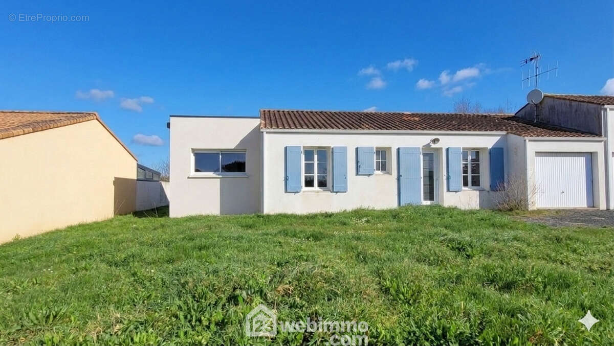 Maison de 107m² - Maison à SAINT-HILAIRE-LA-FORET