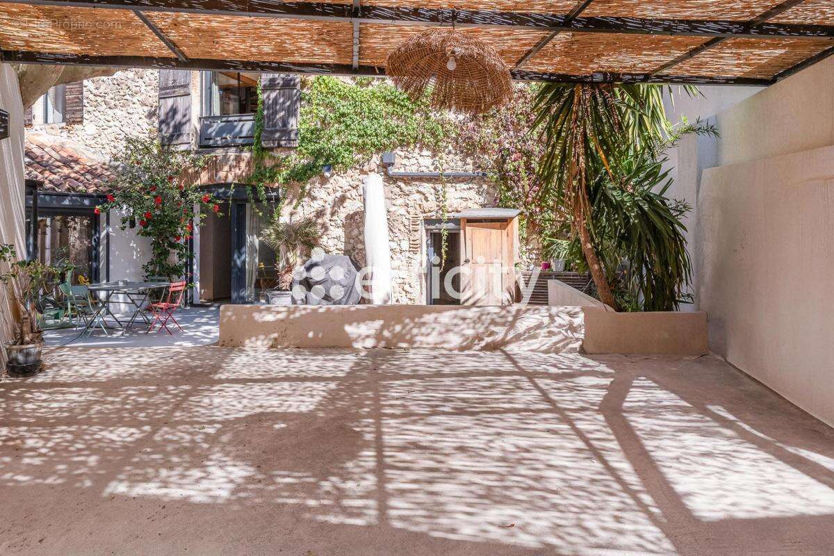 Maison à MARSEILLE-9E