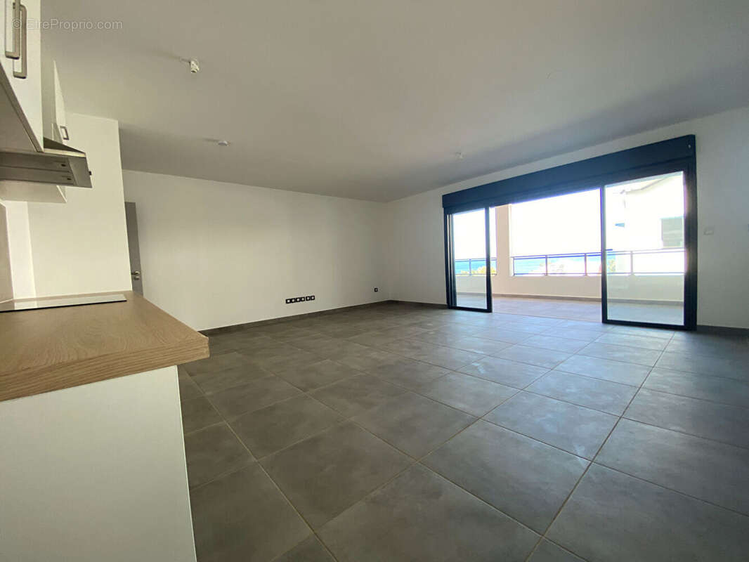 Appartement à LES TROIS-BASSINS