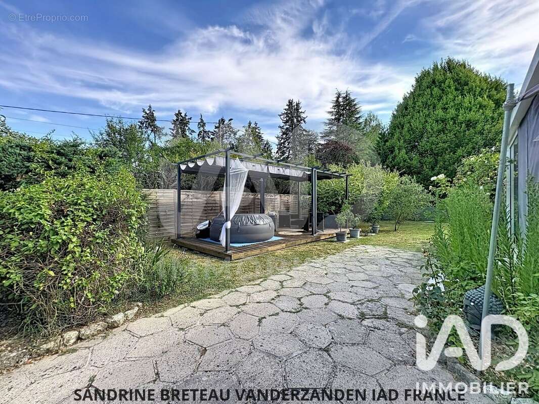 Maison 121 m² à Chambon-La-Foret  - photo 2
