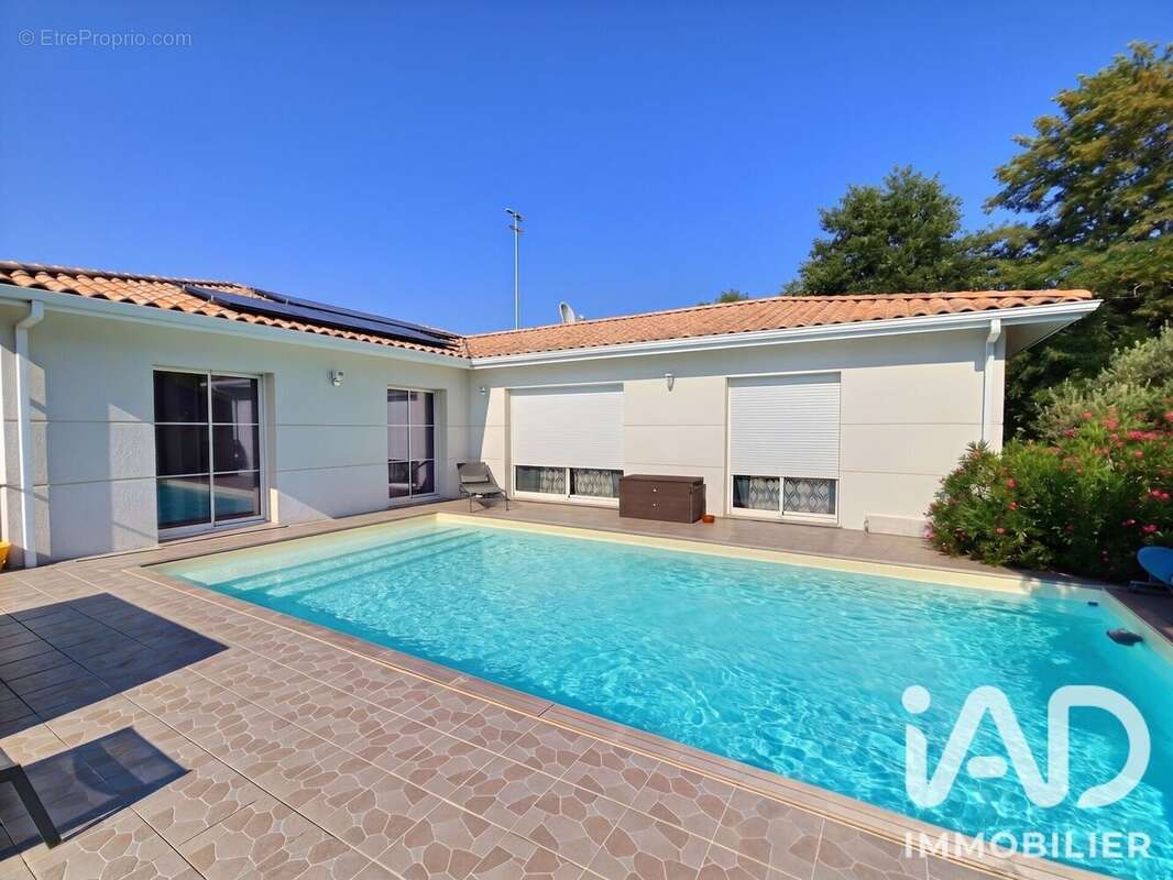 Photo 2 - Maison à SALLES