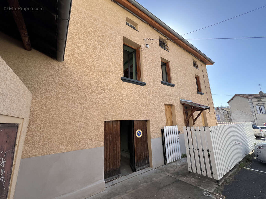 Maison à RETOURNAC