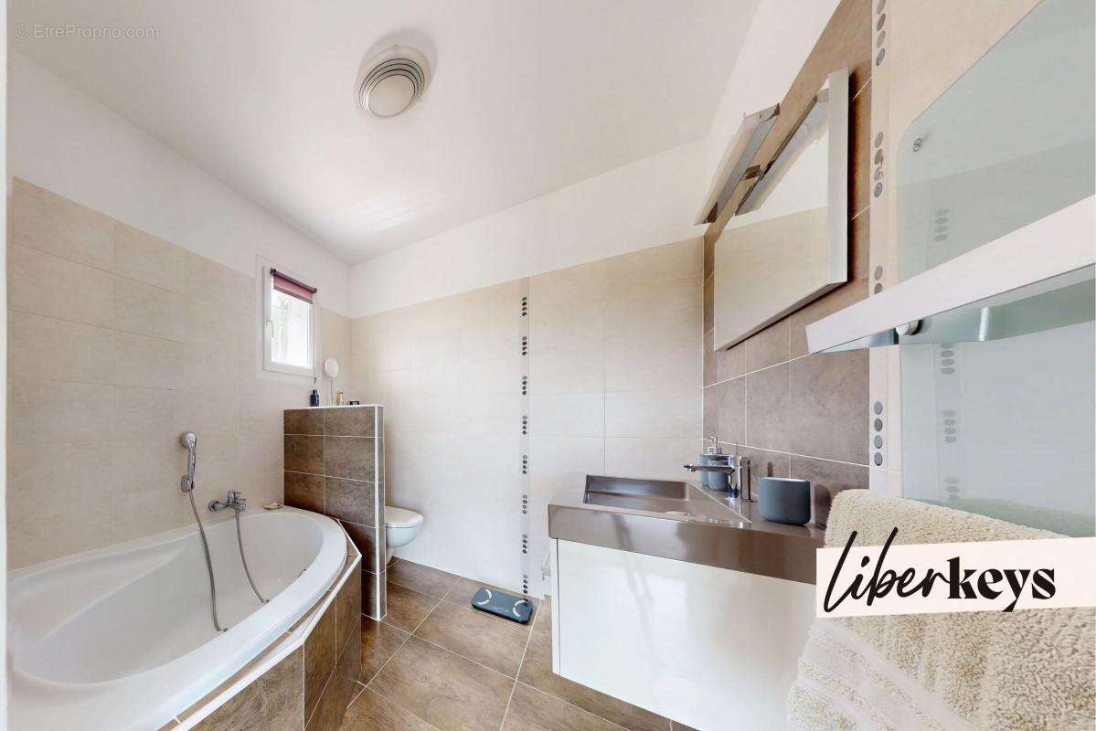 Maison à FORCALQUEIRET